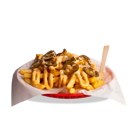 Chili Cheese Fries im roten Körbchen