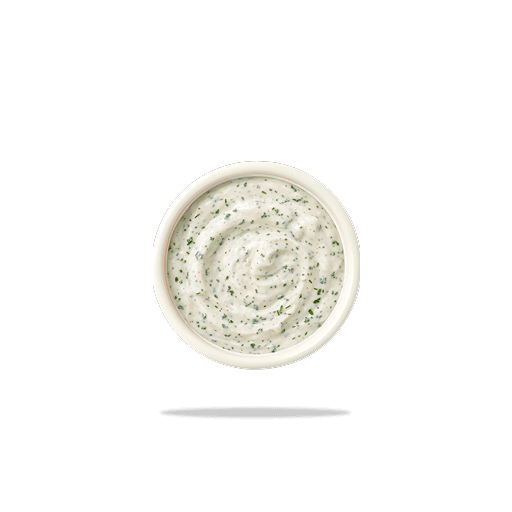 Ranch-Dip im weißen Schälchen